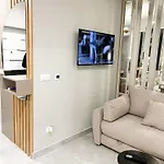 Merak2 Apartment- Free Garage Parking * Мостар
