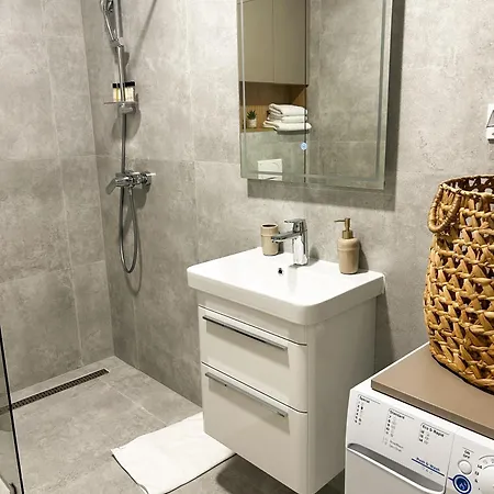 Merak2 Apartment- Free Garage Parking * 莫斯塔尔