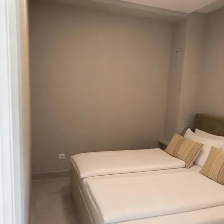 Merak2 Apartment- Free Garage Parking Апартаменты *